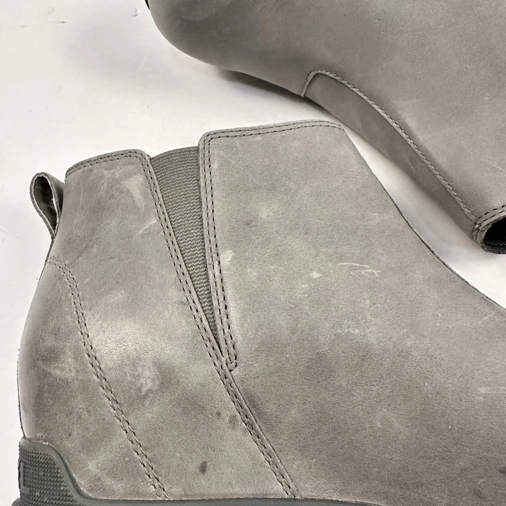 Sorel side zip